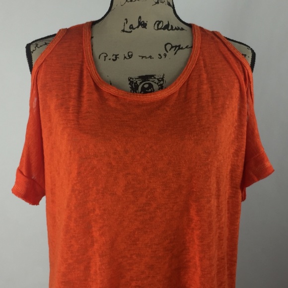 (SOLD) NWT Bobeau Cold Shoulder Top Women’s Blouse - Picture 2 of 8